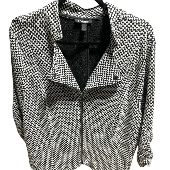 Torrid Black and White Houndstooth Jacket - Picture 1 of 4